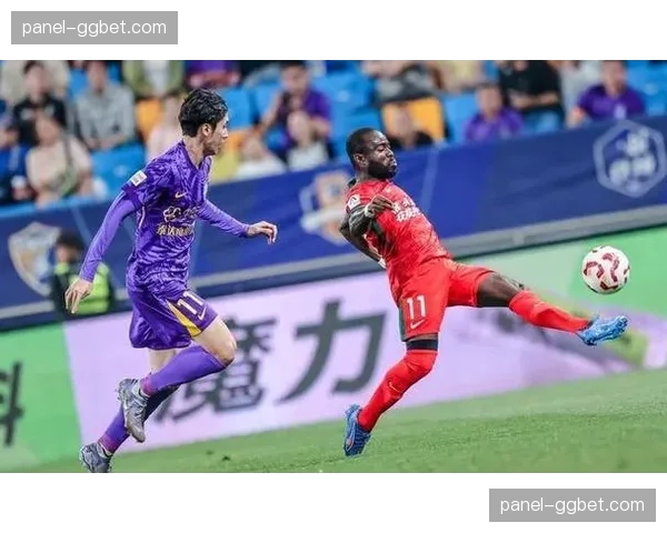 半场:海港2-0领先津门虎,控球率68%,完美演绎战术压制 半场:海港2-0领先津门虎,控球率68%,完美演绎战术压制